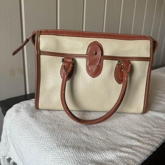 Vintage Dooney & Bourke Cream and Tan Purse - Picture 5 of 10
